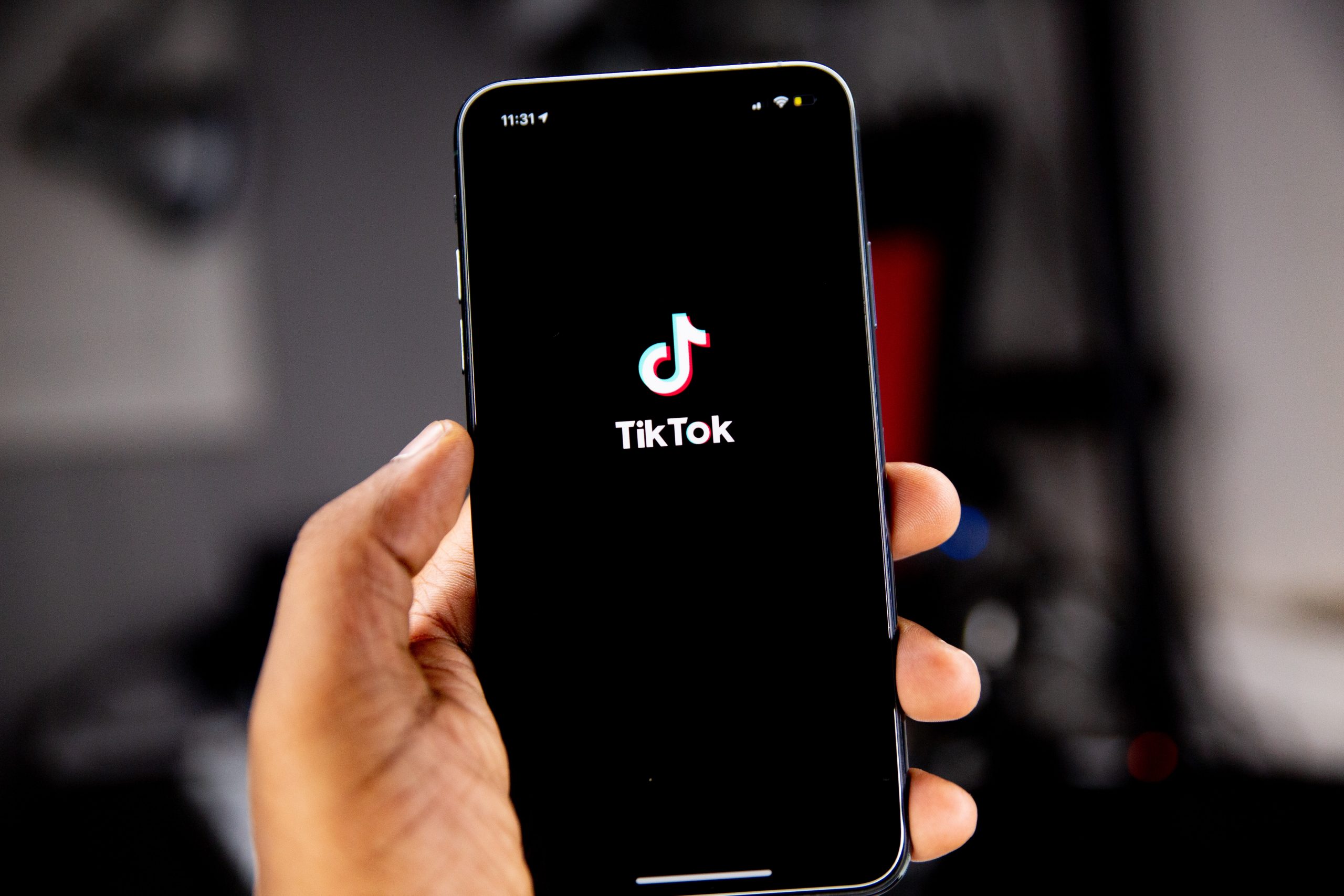 A new Tiktok challenge that horrifies parents: Kids hold their breath until they pass out