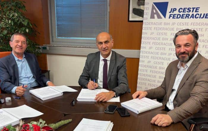 Contracts signed for the construction of the Šićki Brod – Đurđevik section
