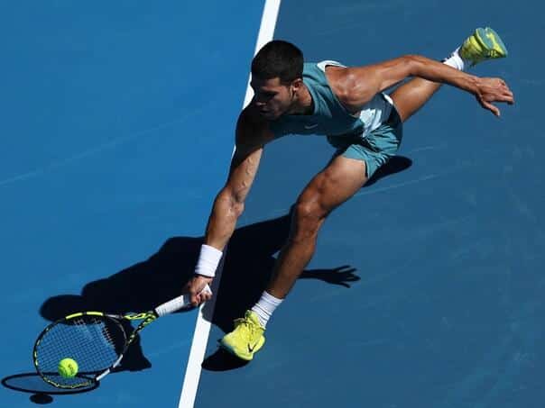 Australian Open: Zverev, Alcaraz and Djokovic move on