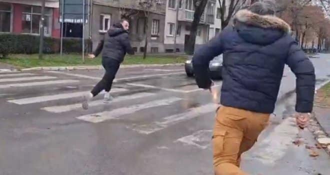 Video: He drove a BMW into the protesters in Novi Sad: They pulled him out of the car, so he ran as fast as his legs could carry him!