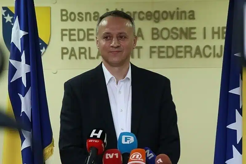 Will employers, workers and politicians sit down at the table: An initiative has been submitted to discuss the salary of 1,000 KM