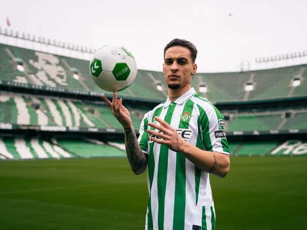 Antony officially presented at Betis