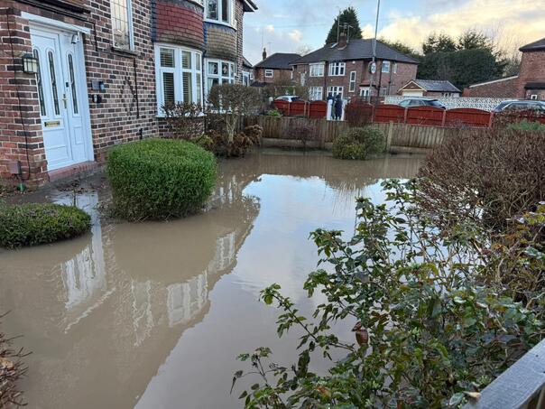 Parts of Great Britain flooded, evacuation of households
