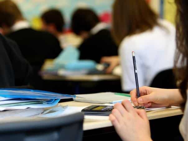 Part of the students at the National Academy of Arts and Crafts are already in the classrooms: Government and union continue negotiations?