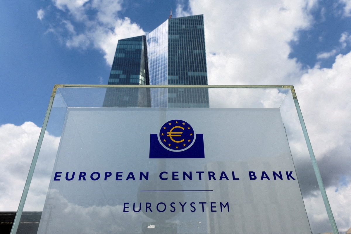 Banks in the eurozone tightened the conditions of lending companies