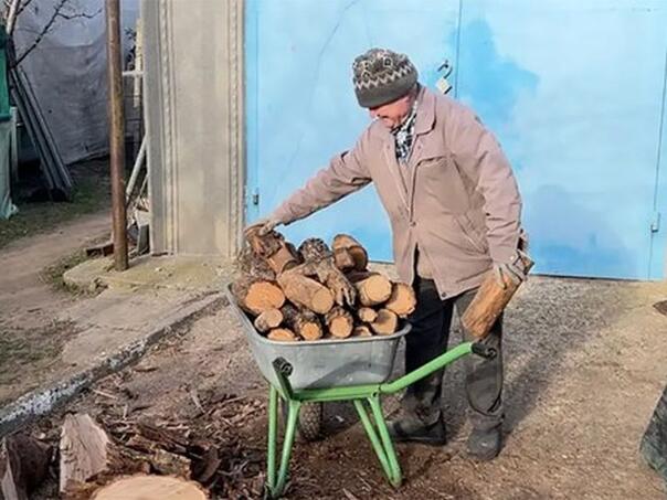Moldova is literally freezing, Russia cut off its gas