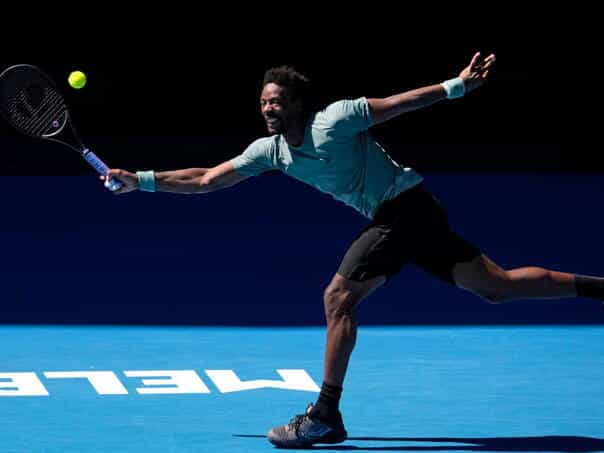 Monfils shocked the fourth tennis player in the world and danced on the court