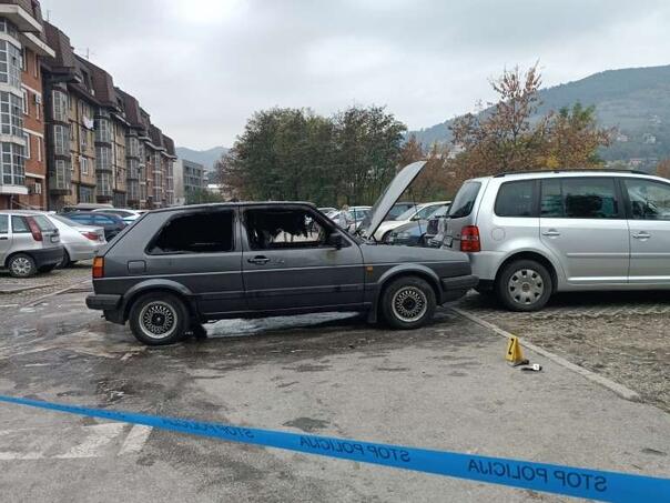 A ‘passat’ caught fire in the parking lot in Zenica, the fire engulfed two other vehicles