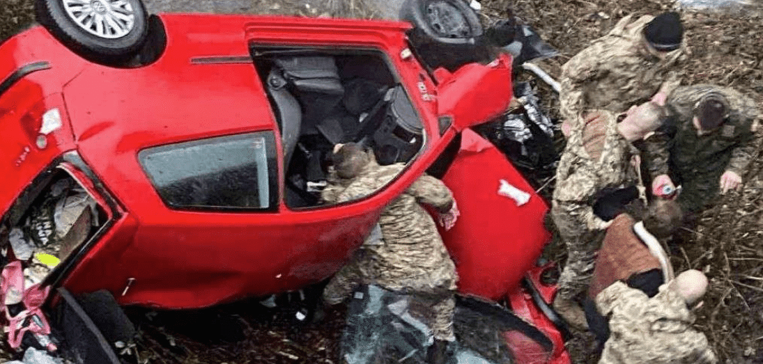 Members of the osbih saved a woman who had a car accident near Živinice