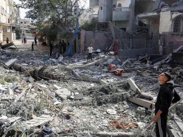 Palestinians in Gaza began searching for thousands trapped under the rubble