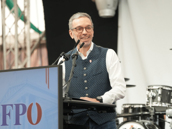 First time since World War II: Far right in power in Austria?