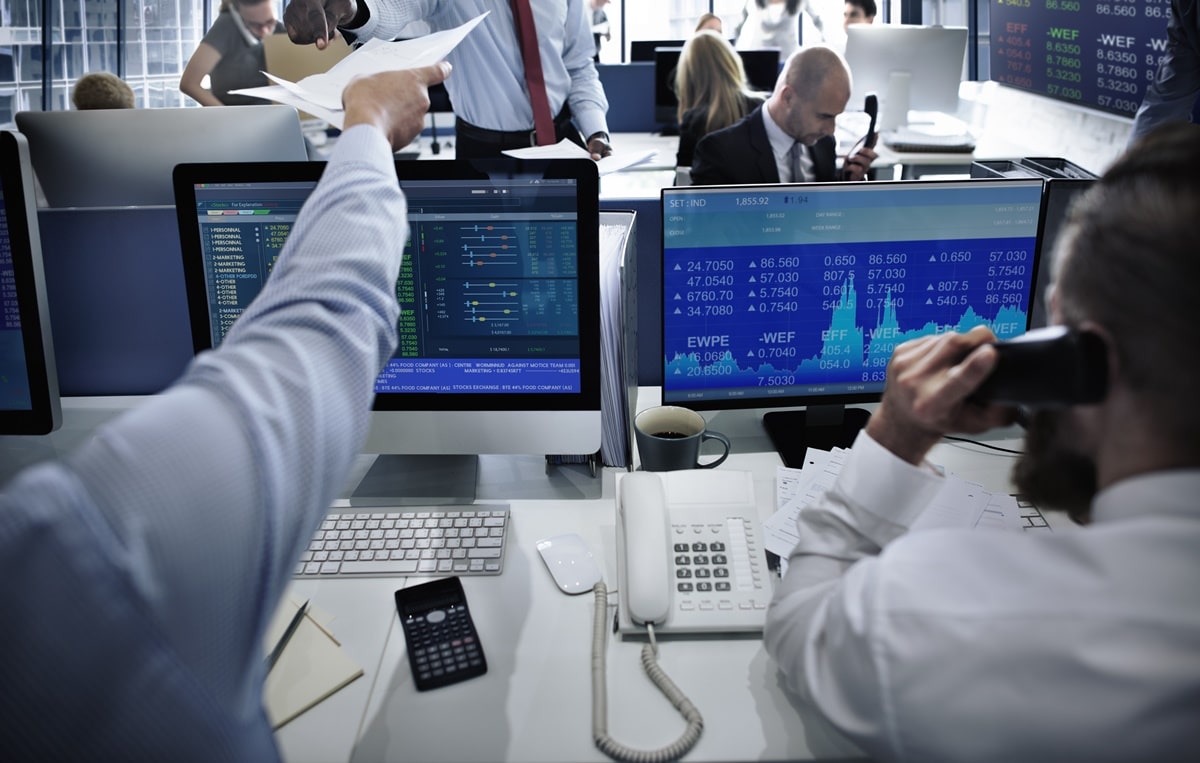 Indices fall, Fed widened concerns