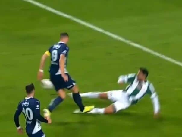 The Turks are furious with Dzeko: They claim that he should have received a red card