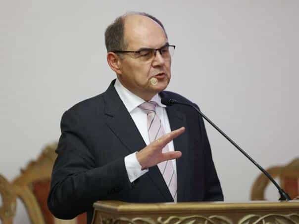 Constitutional Court: Schmidts Amendments discriminate against others
