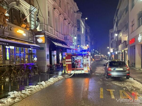 Firefighters put out the fire in the center of Sarajevo