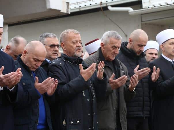 A large number of people at Jennaese Father Emir Hadžihafizbegović in Tuzla