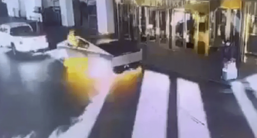 Video: Drama in front of Trump’s hotel: Tesla Cybertruck exploded, one person died, video also appeared