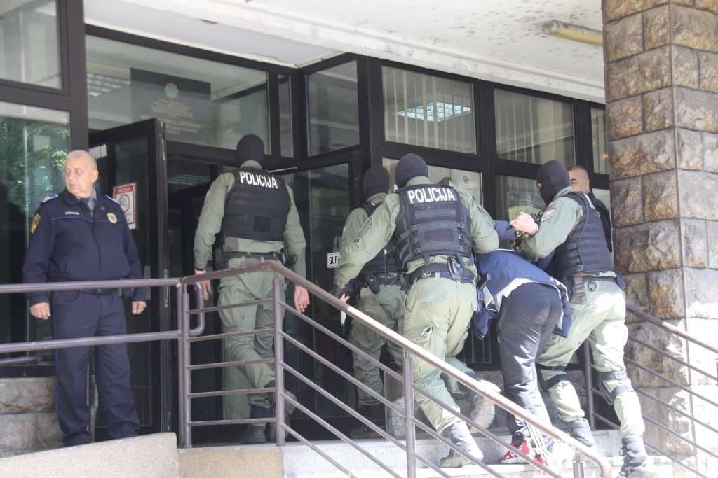 A suspect was arrested for the shooting in Zavidovići in which one person was seriously wounded