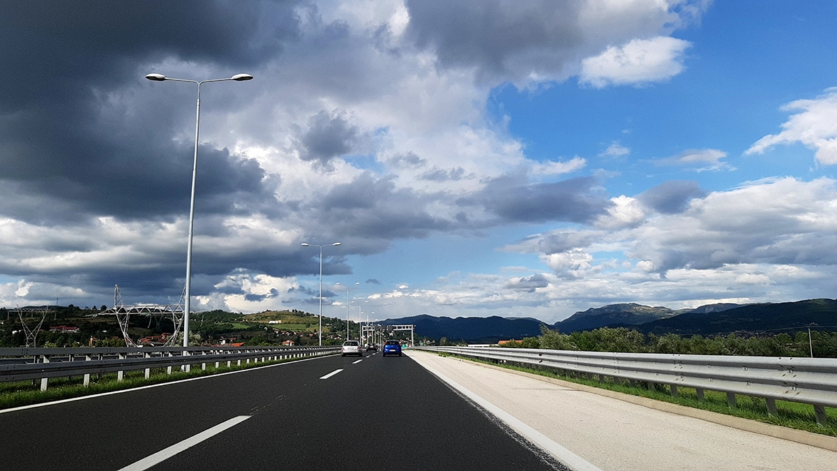 A quick road near Gradiska is over soon, but stays closed?