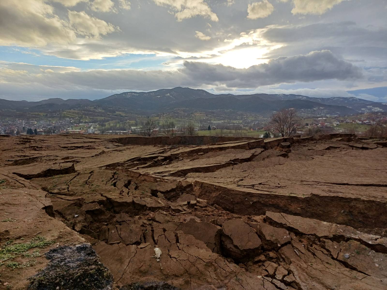 Road maintenance contract New Šeher – Jelah Created conditions for rehabilitation of damage caused by large landslides in Mladoševica
