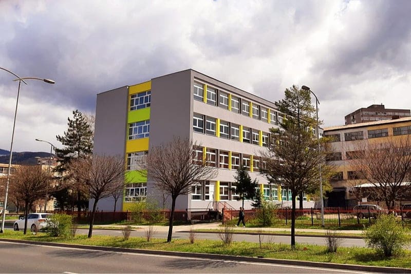A man walked into an industrial school in Zenica and beaten 18-year-olds in the classroom