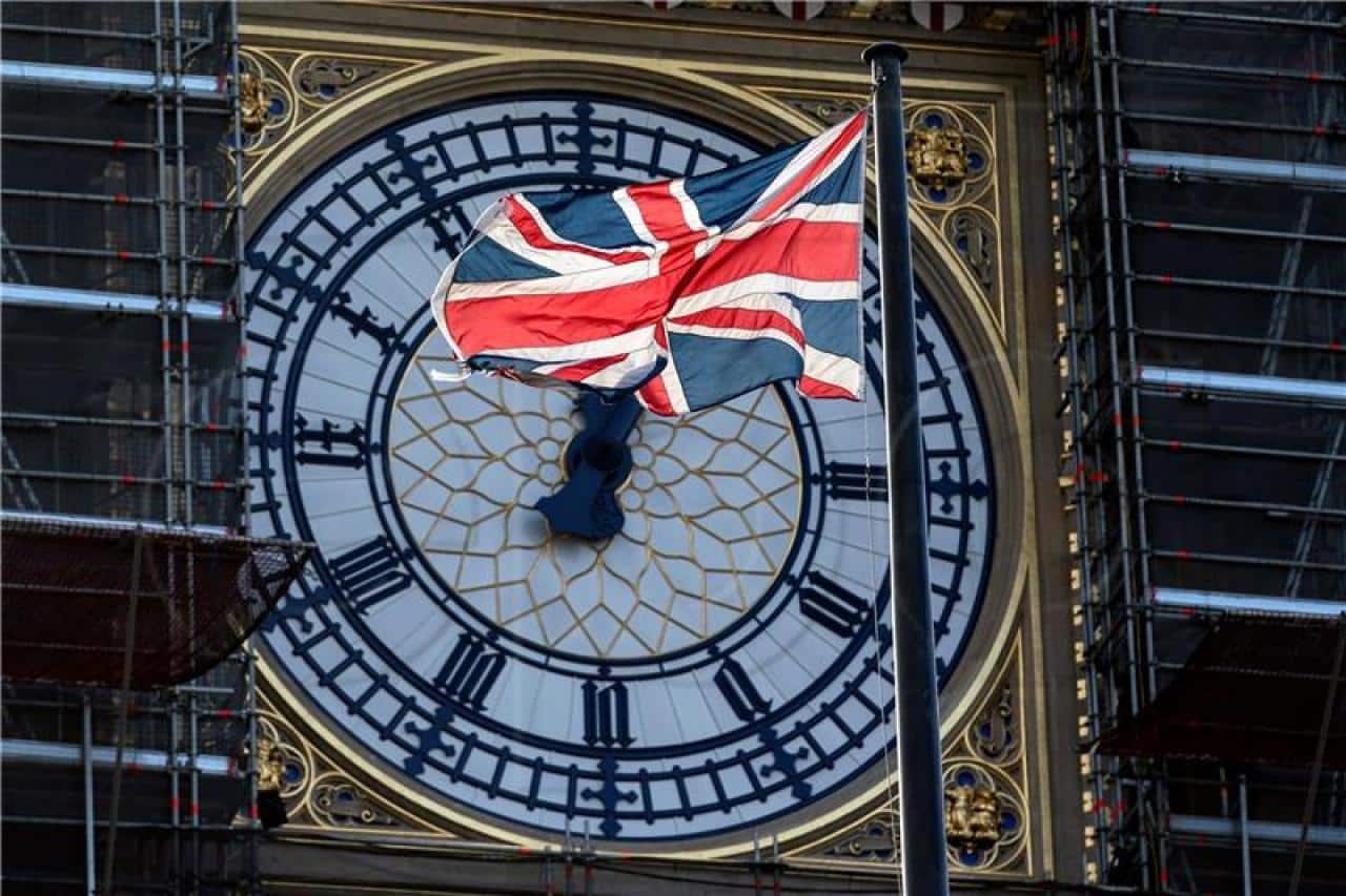 The Bank of England descends interest rates