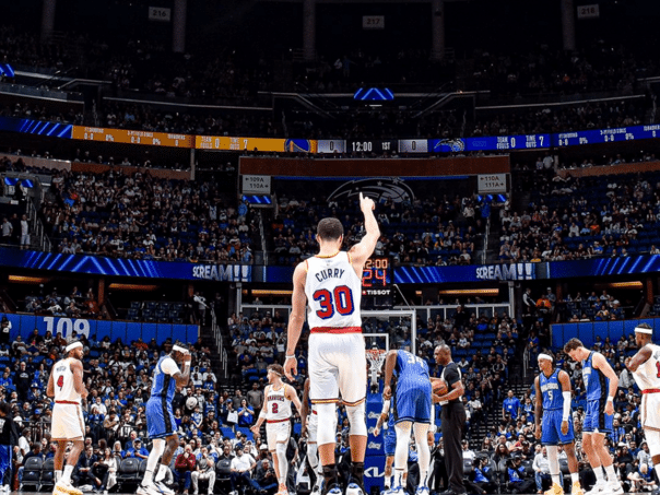 Curry inserted 56 points and took Warriors to victory