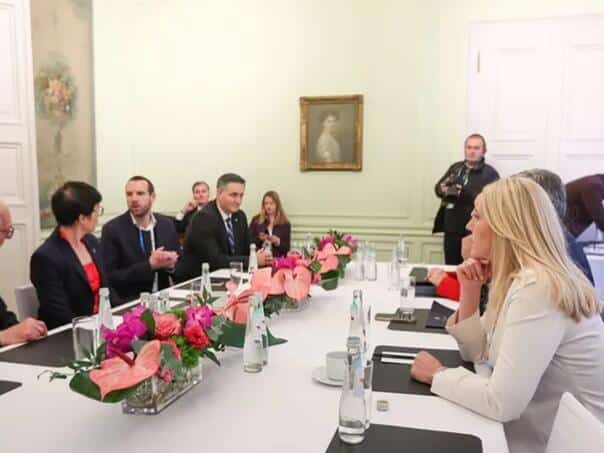 Cvijanović with Kos and officials from the region on EU integration