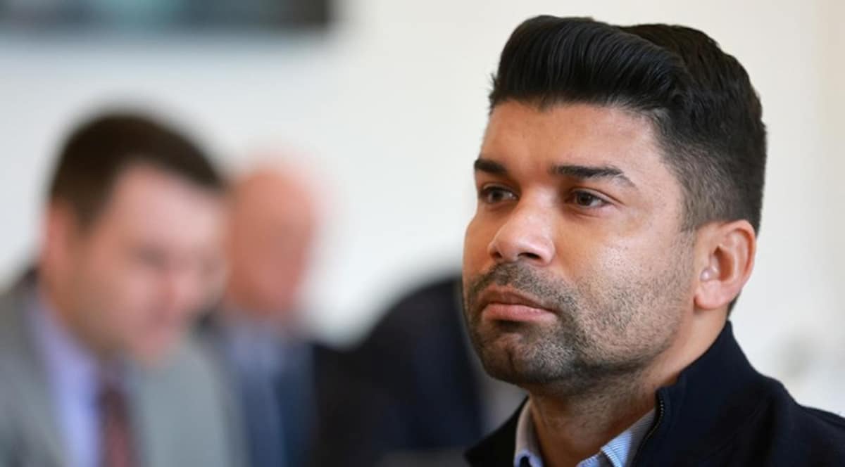 Eduardo: In the case of my death, all my property would go mamic