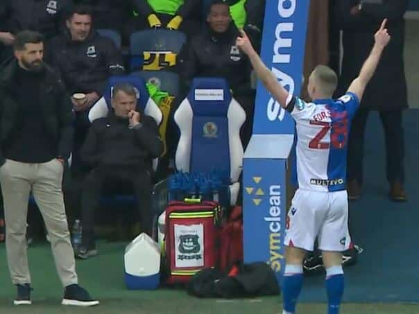 The Blackburn Football celebrated the goal in front of Muslić, bh. trainer