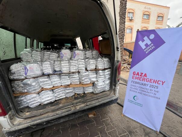 The Islamic community amplifies the help of gazi before the ramadan