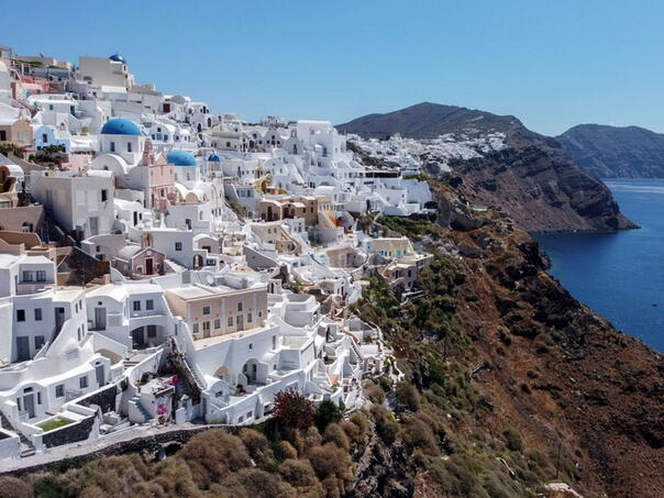 Locals leave Santorini in fear of earthquake