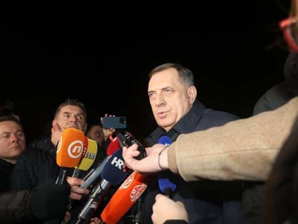 Snapshot from Hearing of Dodik: The only self is the constitution here I judge …