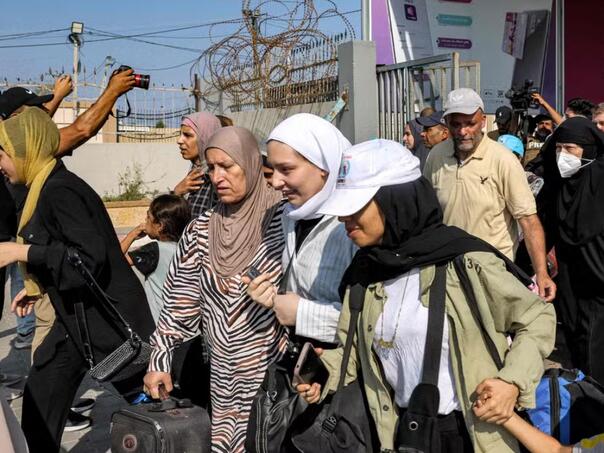 Palestinian wounded and patients on the way to Egypt