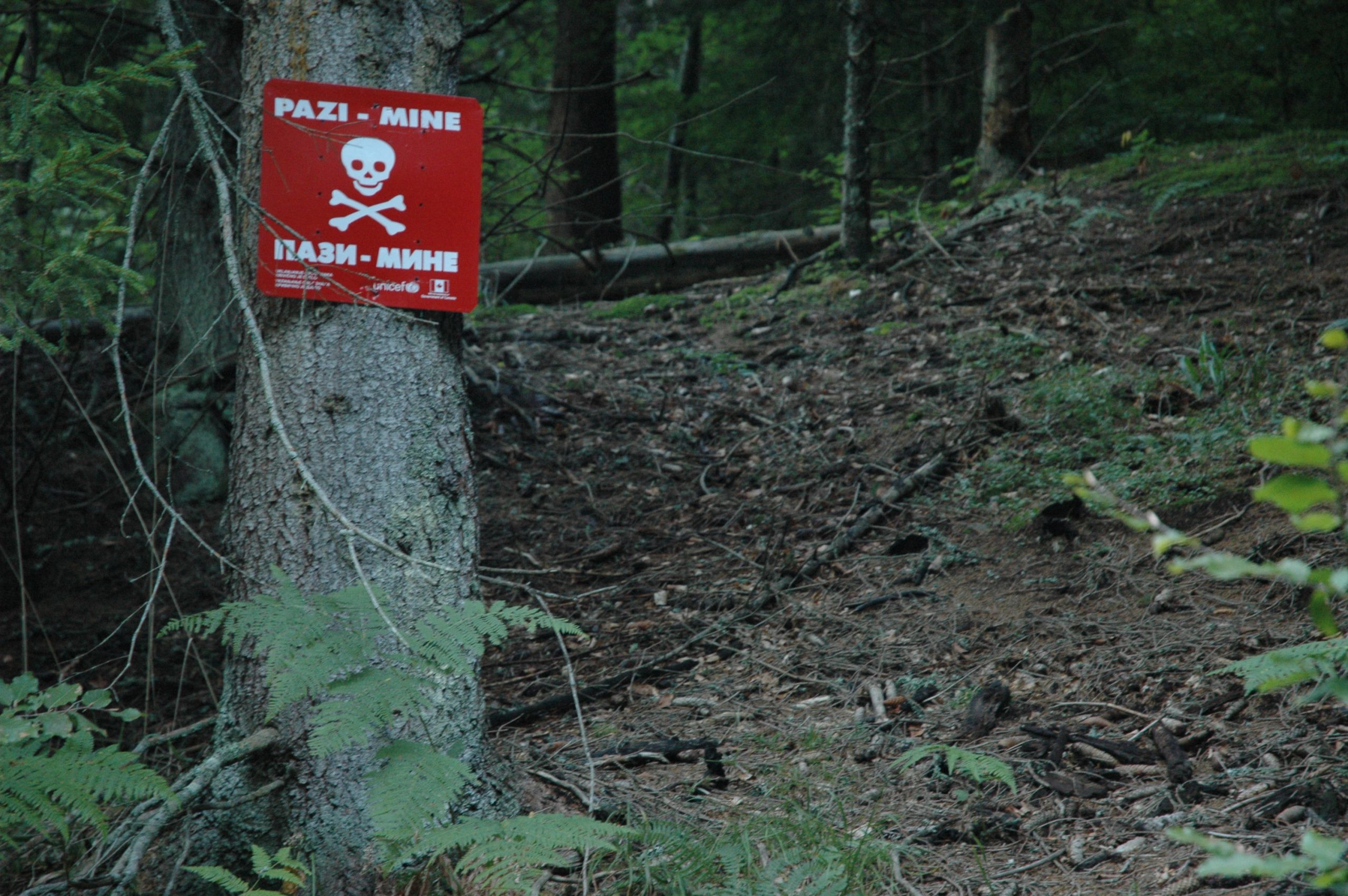 Three decades after the war: Directly endangered more than 93,000 mine residents