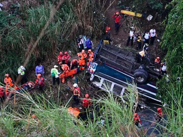 Severe Accident in Guatemala: The bus landed from the bridge, at least 50 killed
