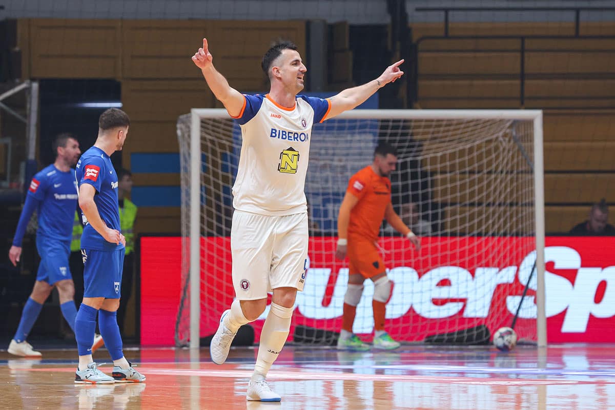 Torcida against Futsal Dinamo won the first trophy in history
