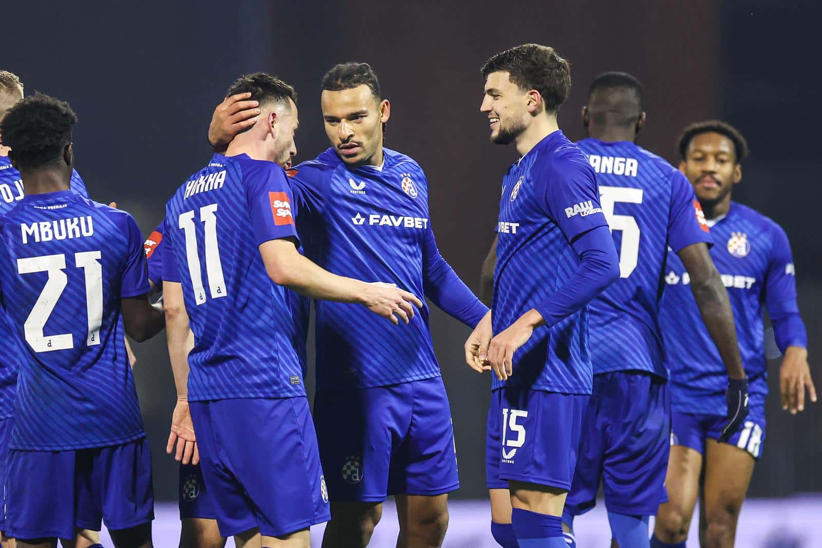Olympiakos inflicted a heavy blow to the dynamo in the fight for direct placement in the Champions League