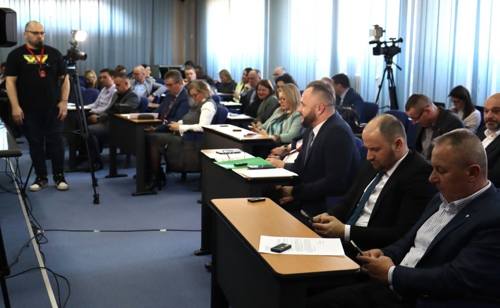 The Prosecution investigates: Are MPs “trunk” and how was the government formed in Tuzla Canton?