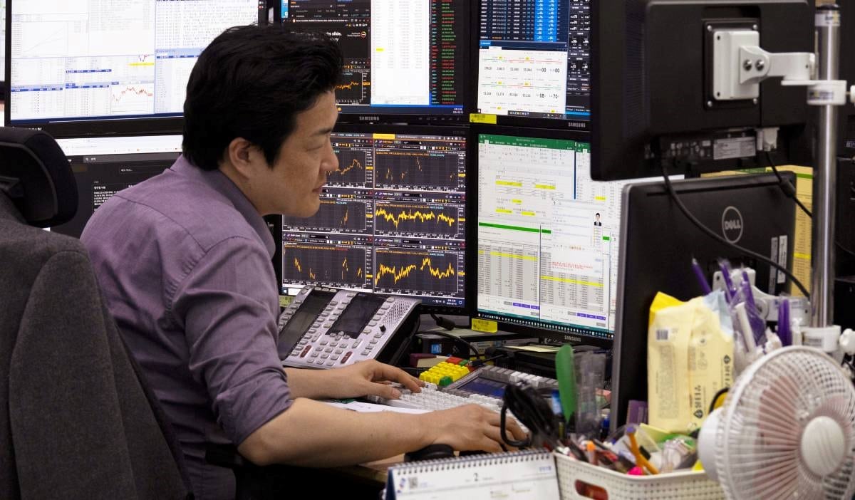 Asian markets: New Trump Customs take care of investors