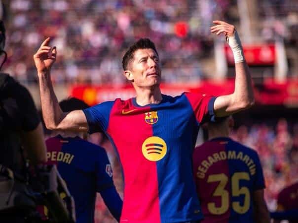 Barcelona celebrated against Girona, Lewandowski scored two goals