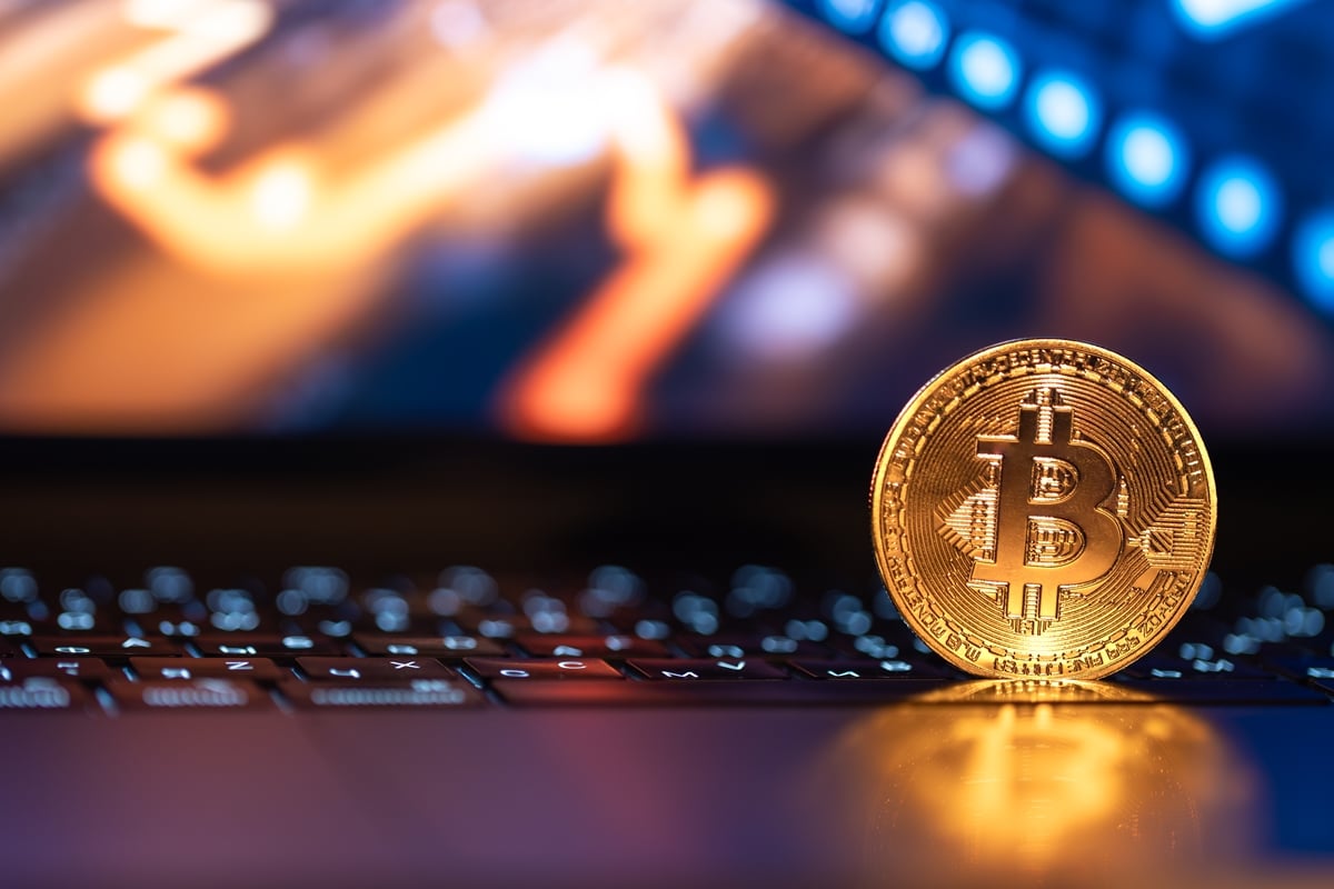 Bitcoin value fell under $ 84,000