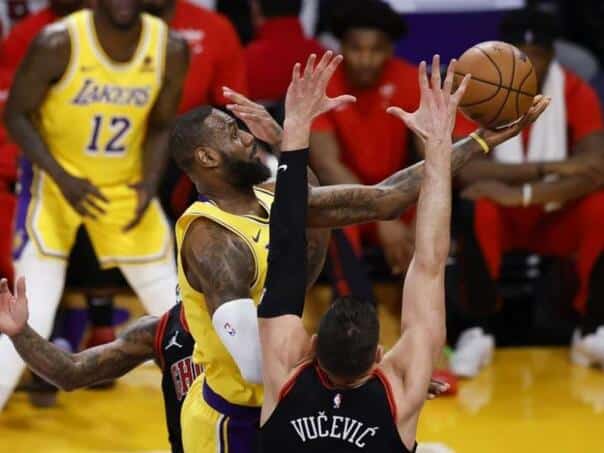 Chicago Bullsi and La Lakers played one of the wildest matches ever
