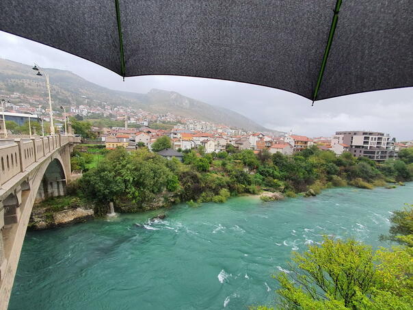 Today in BiH Cloudy with Rain, in most part of the earth the wind