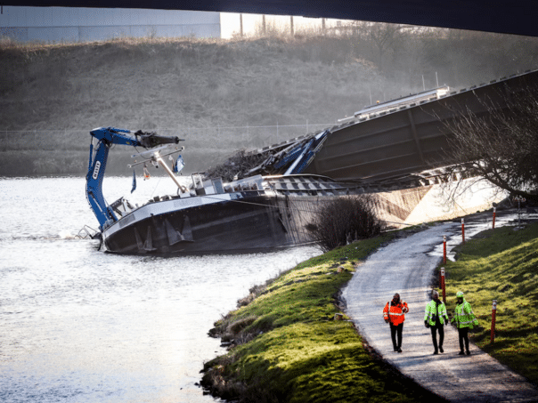 Dramatic decline of the bridge in Belgium: the worker’s worker, a recorded moment of collapse