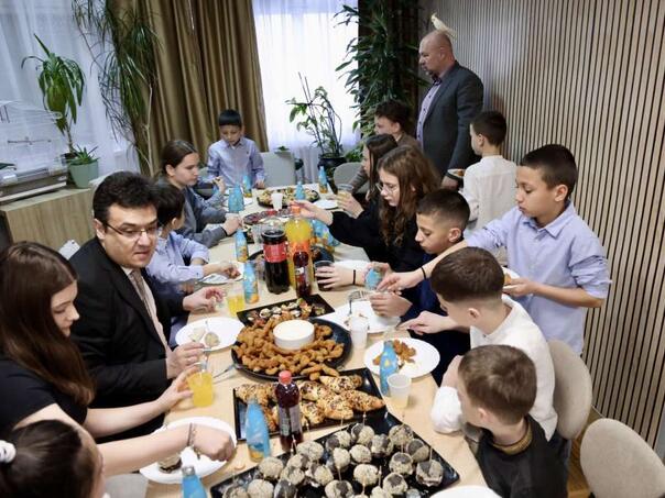 Mayor of Sarajevo Bajramsko celebration began breakfast with children of Bjelava