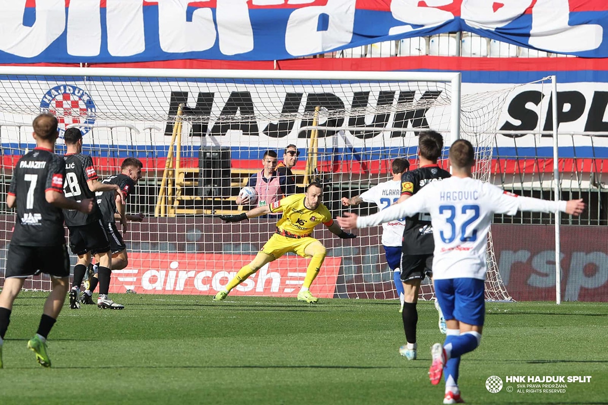 Hajduk won the Gorica and took over the top of the SHNL