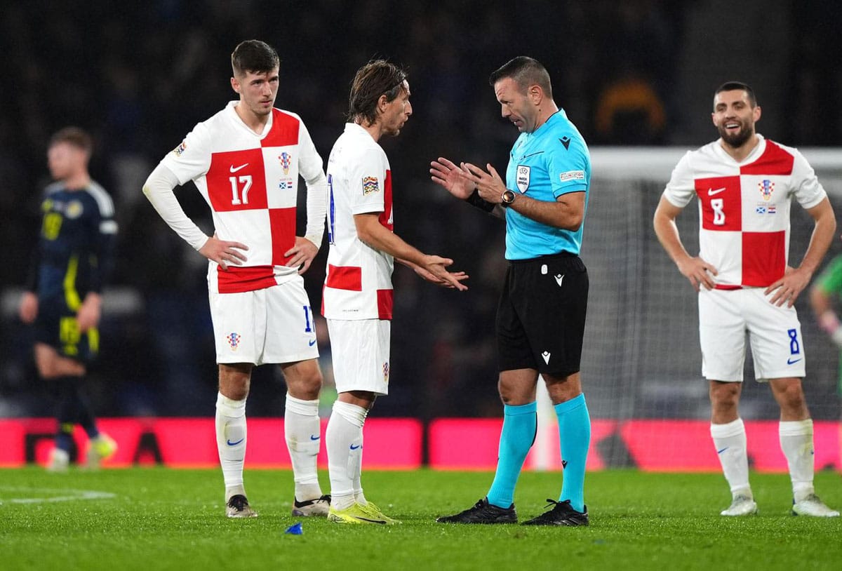 Even the nine players of Croatia threatens suspension in return with French