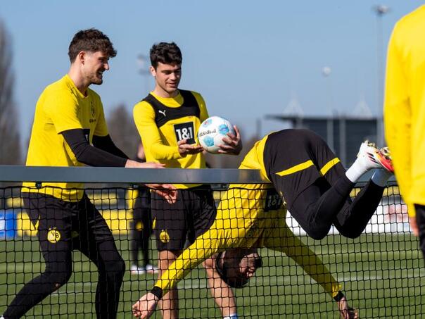 Borussian Players Dortmund beat each other before the match of the season