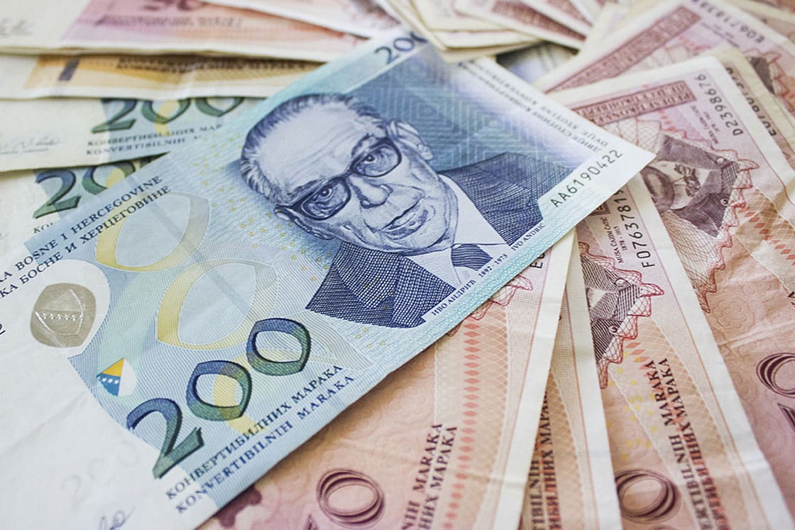 They voted that Crnoštashi bypass sanctions and receive huge salaries in cash